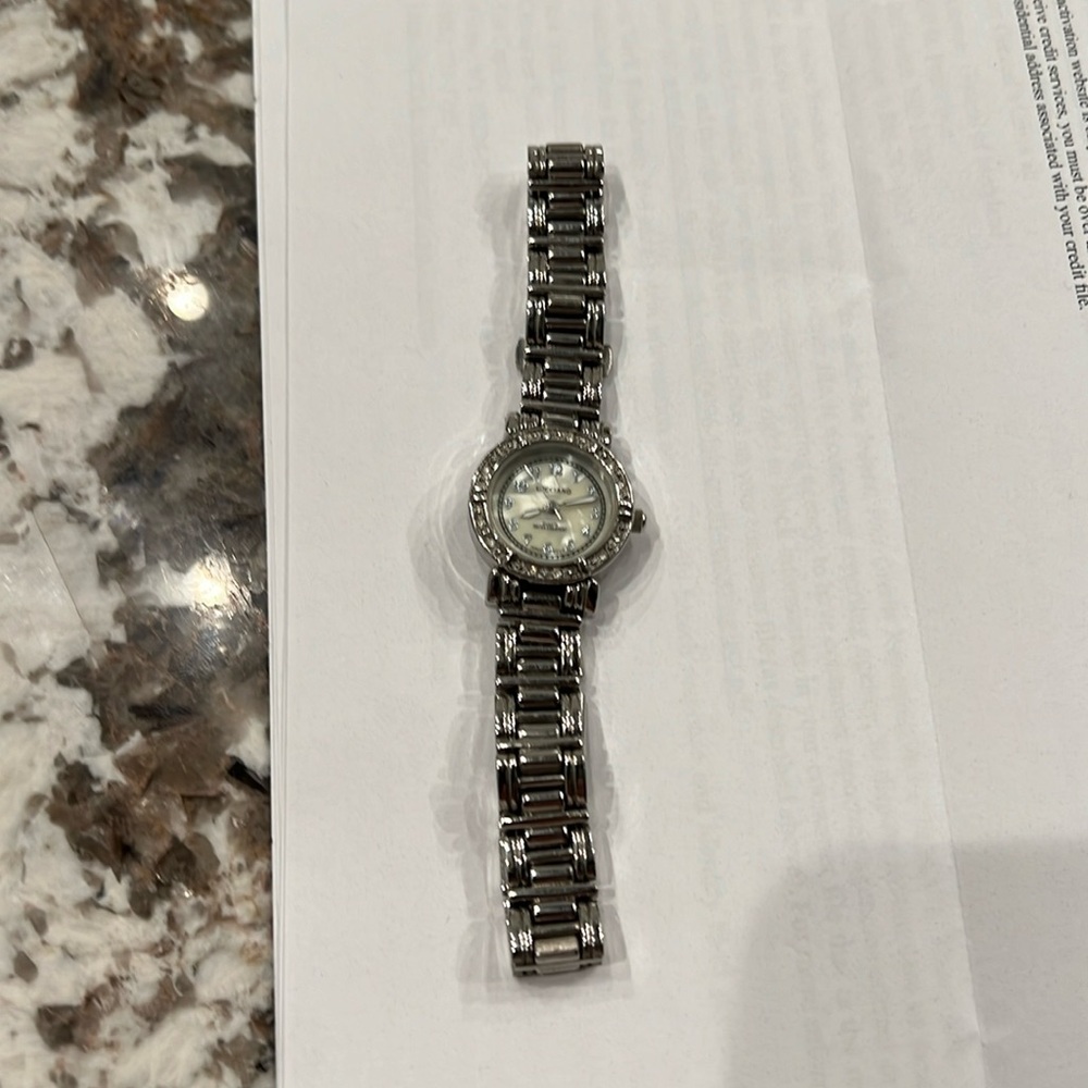 Luciano quartz water resistant old school vintage watch silver with pearl